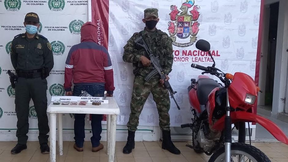 Photo of Con pistola, balas y plata, sorprenden a hombre en zona rural de Pueblo Nuevo