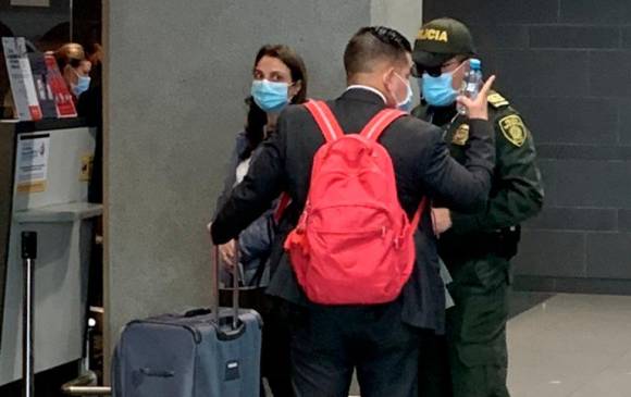 Photo of La exministra Abudinen viajó fuera del país tras cita de la Corte