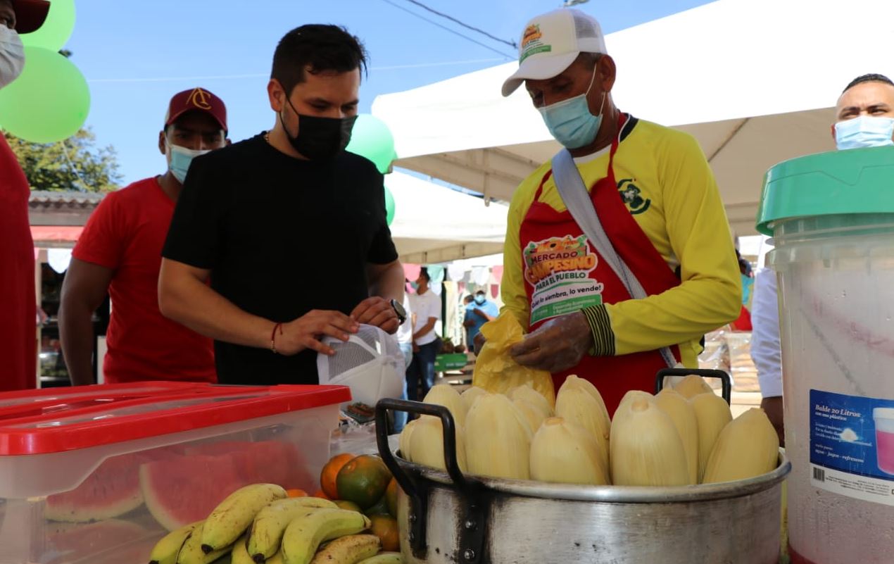 Photo of Representante Andrés Calle acompaña y apoya los mercados campesinos
