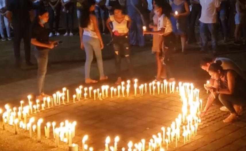 Photo of Velatón en La Apartada en memoria de los jóvenes que fallecieron en accidente de tránsito