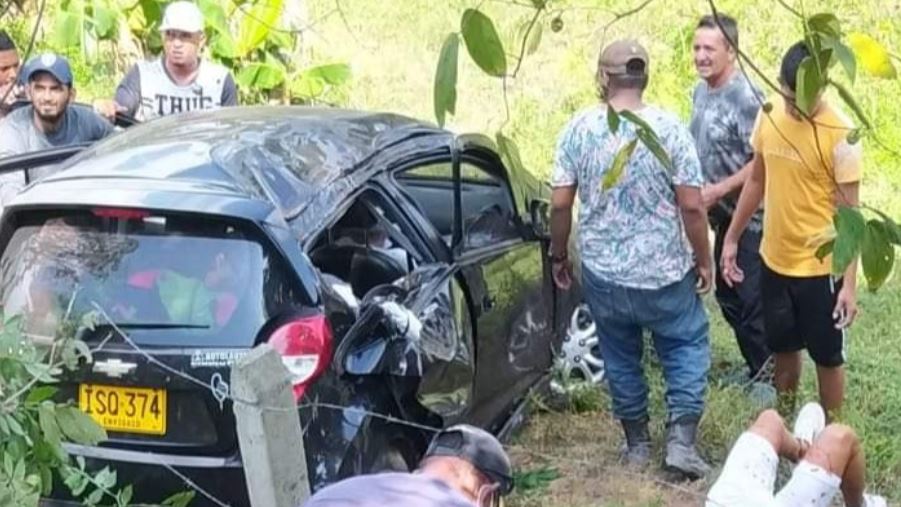 Photo of Perdió el control del vehículo y se salió de la vía en La Apartada