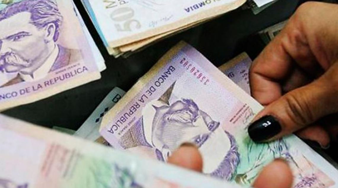 Photo of Empresarios apoyan que el salario mínimo sea de un millón de pesos en 2022