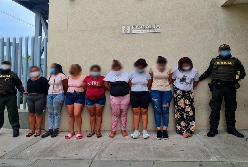 Photo of Ocho mujeres se agarraron por bailar con un hombre en Cartagena; todas fueron capturadas