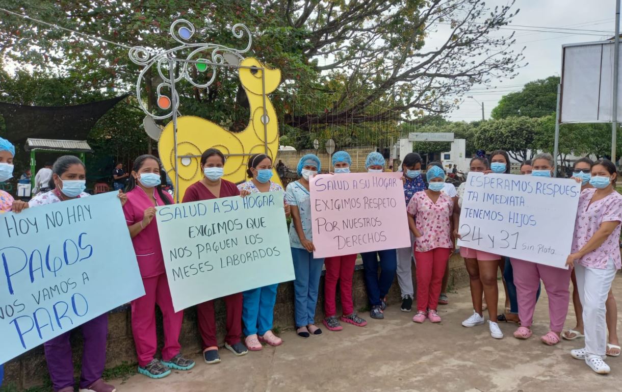 Photo of 35 enfermeras de Ayapel protestan para exigir pagos