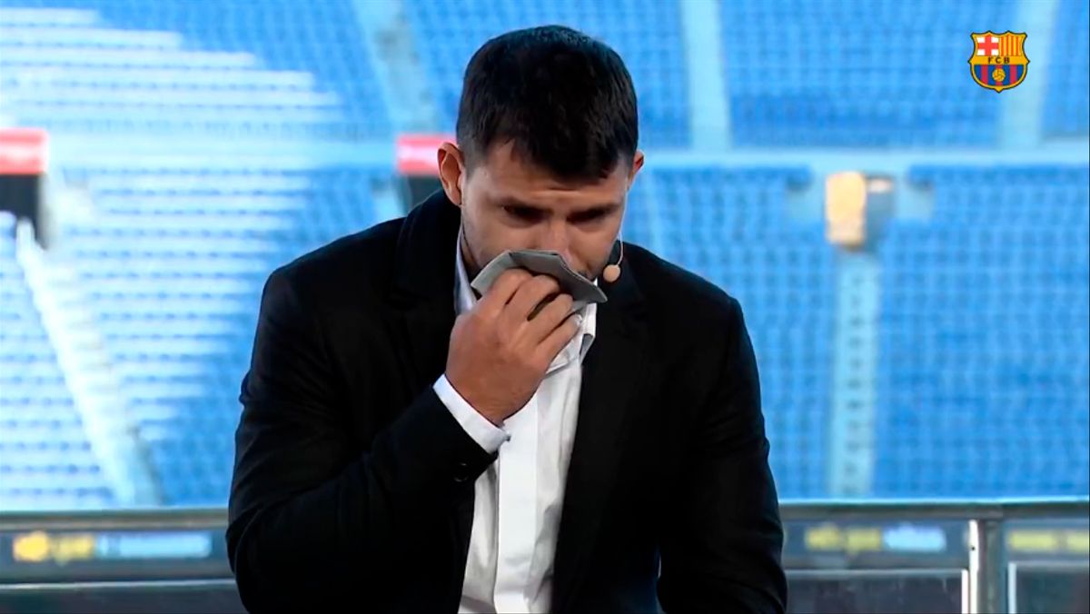 Photo of Kun Agüero, entre lágrimas, le dijo adiós al fútbol en Barcelona