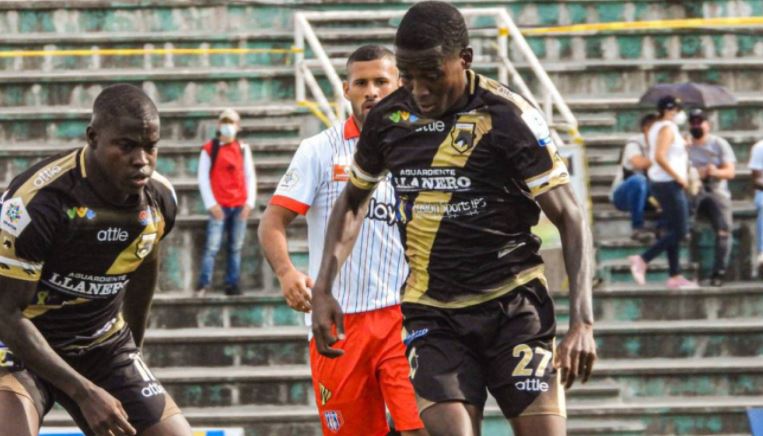 Photo of Defensa de Llaneros se va contra Iván Duque y mete a Karen Abudinen