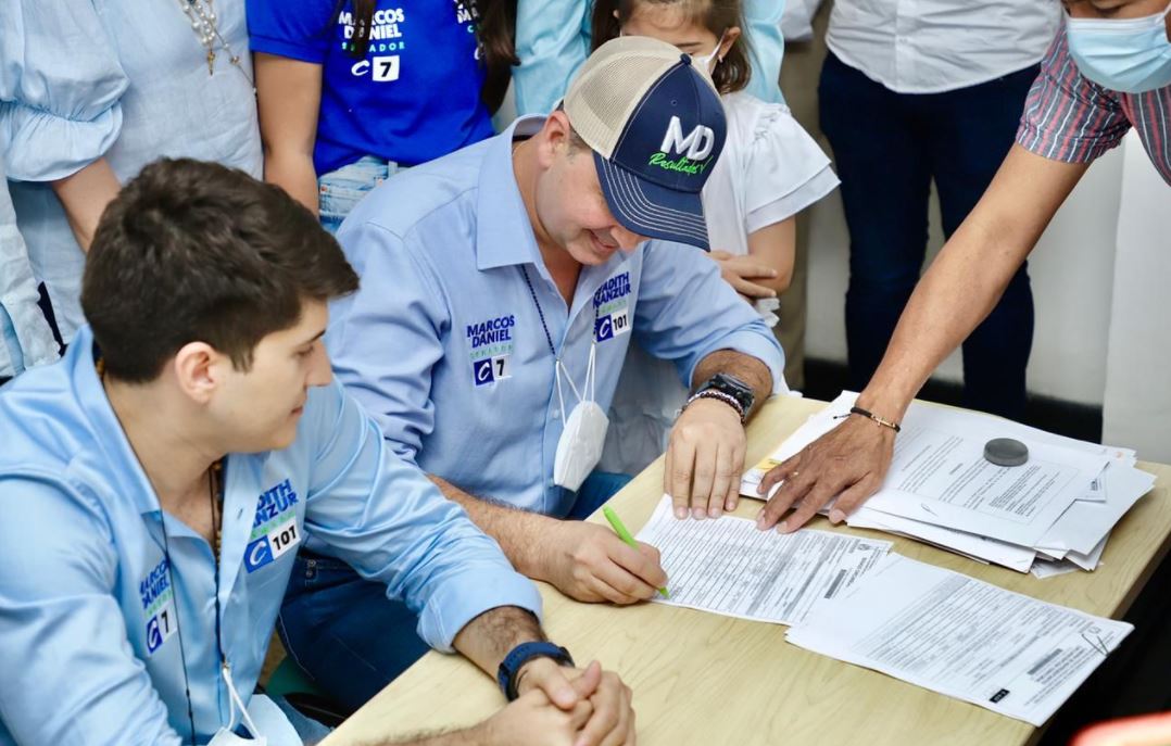 Photo of Marcos Daniel y Wadith Manzur inscriben sus candidaturas a Senado y Cámara