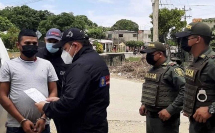 Photo of Un policía activo estaría vinculado a robo de joyería en Montería