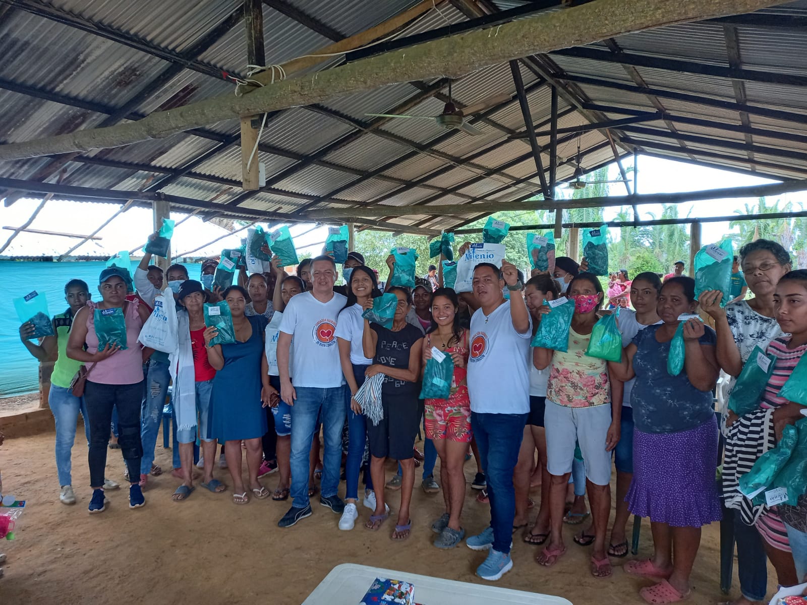 Photo of Fundación Padrinos de Buen Corazón entregó regalos en vereda de Ayapel