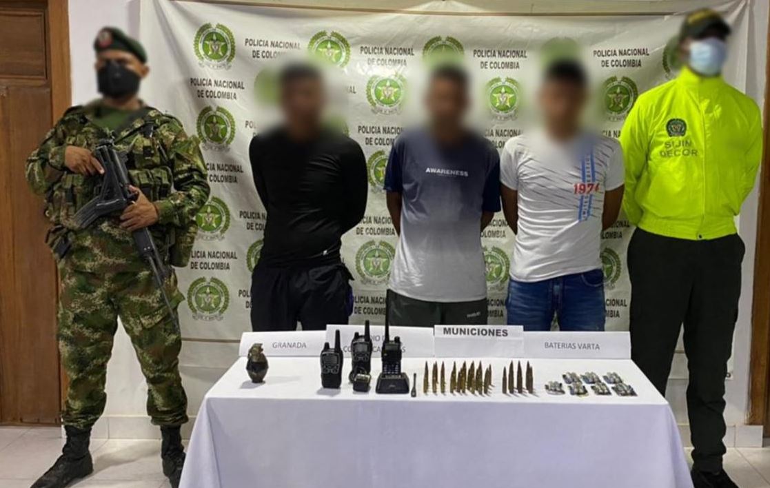 Photo of Capturan a tres sujetos que portaban una granada en Puerto Libertador