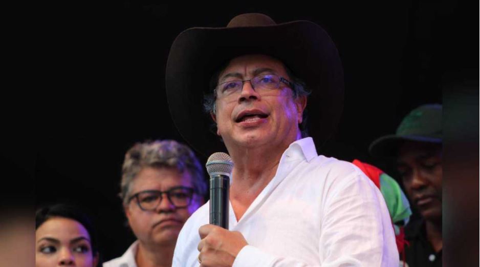 Photo of Un tren elevado eléctrico entre Buenaventura y Barranquilla, la propuesta de Petro que hoy genera críticas