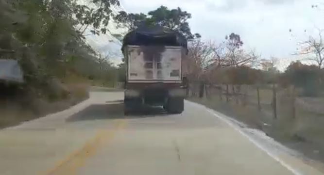 Photo of Habitantes de Puerto Libertador se quejan por tráfico de tractomulas a alta velocidad