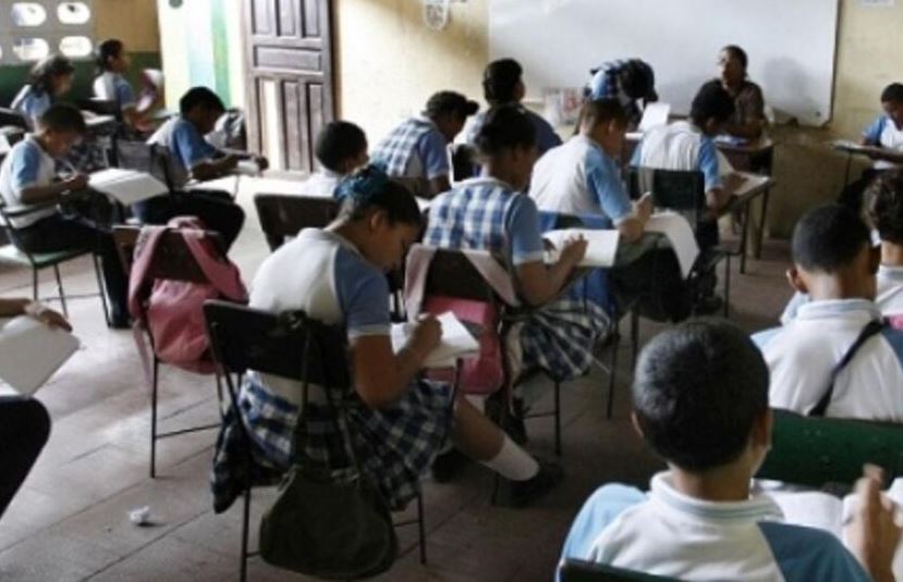 Photo of Joven le pegó tremenda cachetada a coordinador de colegio luego de sugerirle cortarse el cabello