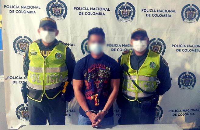 Photo of A la cárcel por intentar ahorcar a su hija de 11 años con un cable
