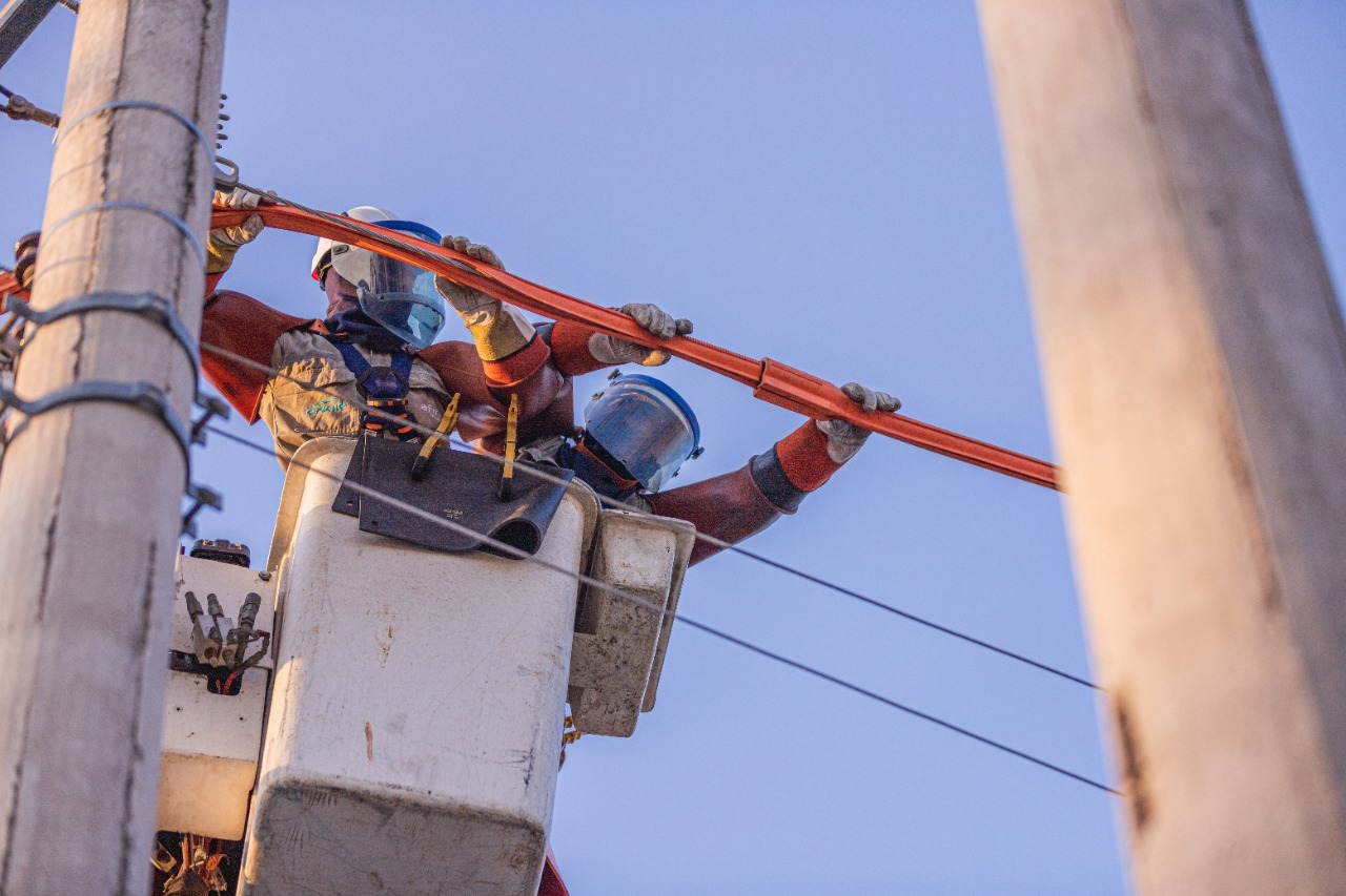 Photo of Afinia renovará equipos en la línea que suministra energía a San Carlos