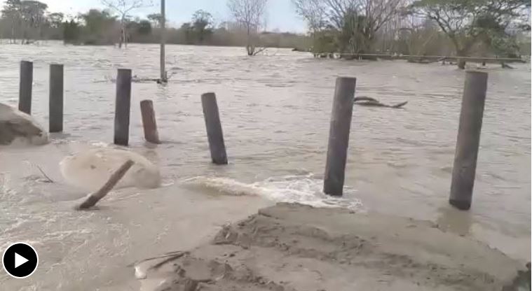 Photo of Río Cauca rompió jarillón recientemente terminado en Cara e’ Gato