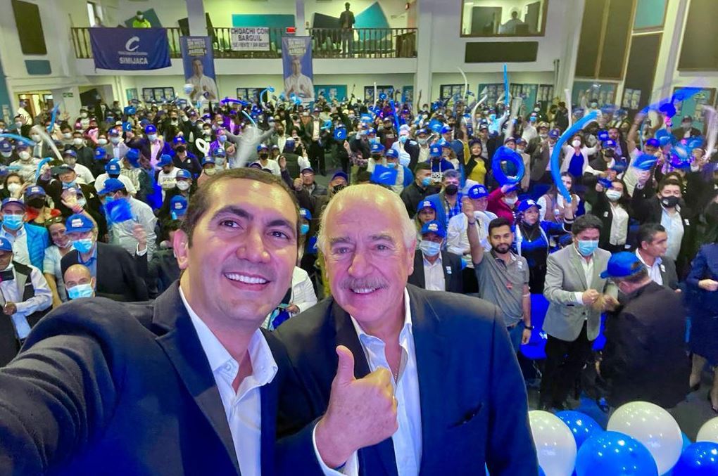 Photo of Pastrana acompaña a Barguil en cierre de campaña en Bogotá