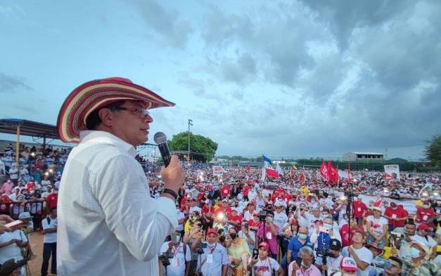 Photo of CNE indagará de dónde ha sacado plata Petro para su campaña