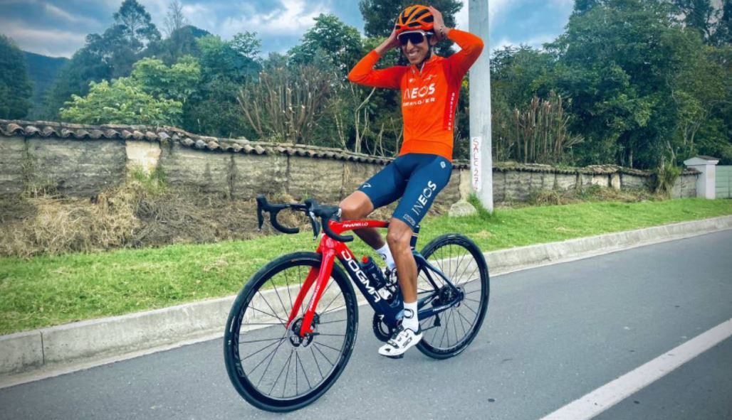 Photo of Egan Bernal y un balance satisfactorio tras su primera semana en bicicleta
