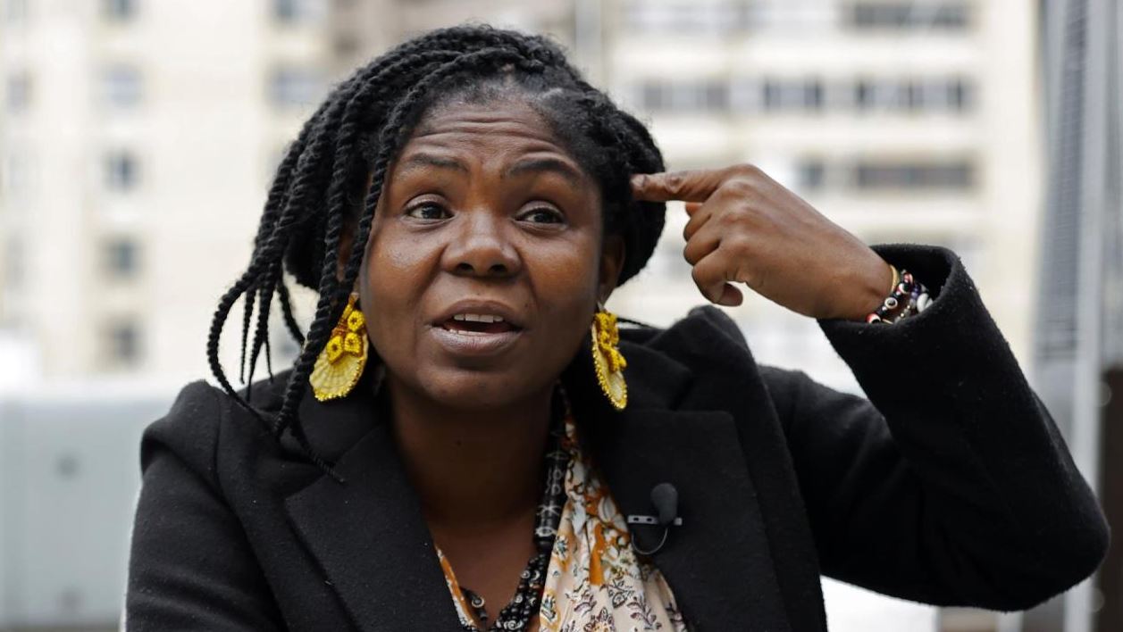 Photo of Francia Márquez y las preguntas sobre sus dos apartamentos en Cali y el registro al Sisbén