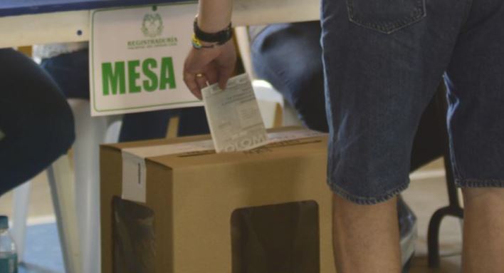 Photo of Unos 300 mil jurados habrían votado dos veces en pasadas elecciones: Colombia Transparente