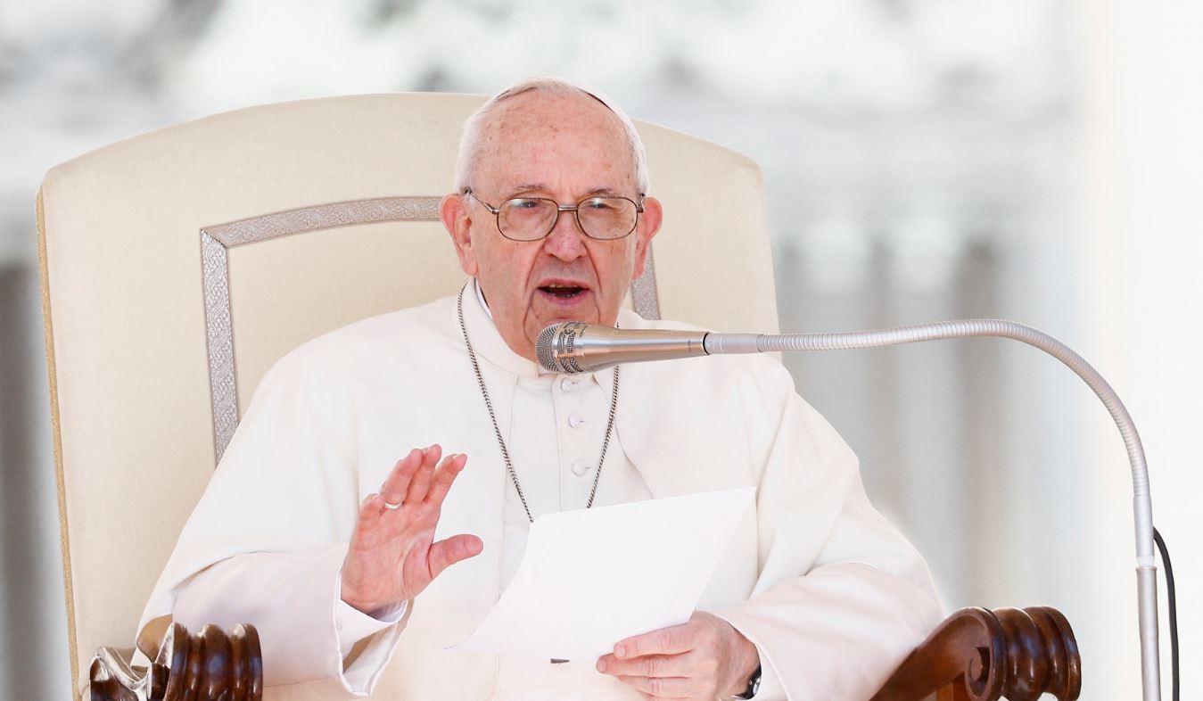 Photo of El papa Francisco les aconsejó a las suegras tener “cuidado con su lengua”, pero pidió tratarlas mejor