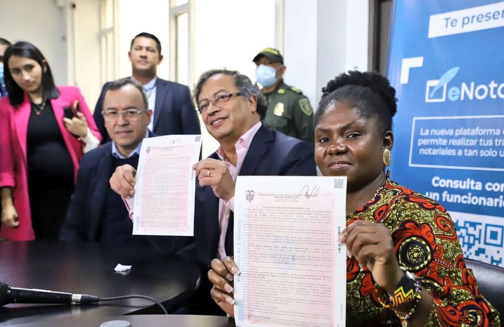 Photo of El juramento de Gustavo Petro en una notaría no tiene efectos jurídicos vinculantes