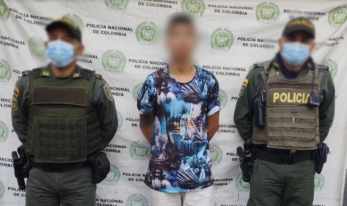 Photo of Capturan hombre que engañó y accedió sexualmente  a una niña de 9 años en Montelíbano