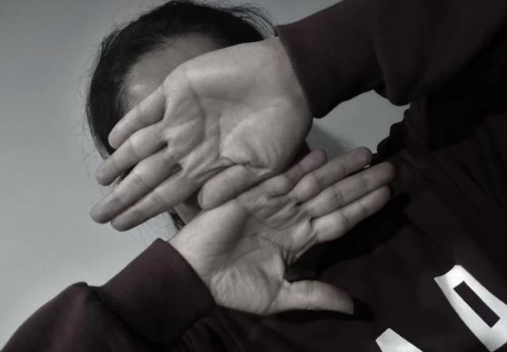 Photo of Joven denuncia brutal golpiza por parte de su pareja porque se negó a tener relaciones