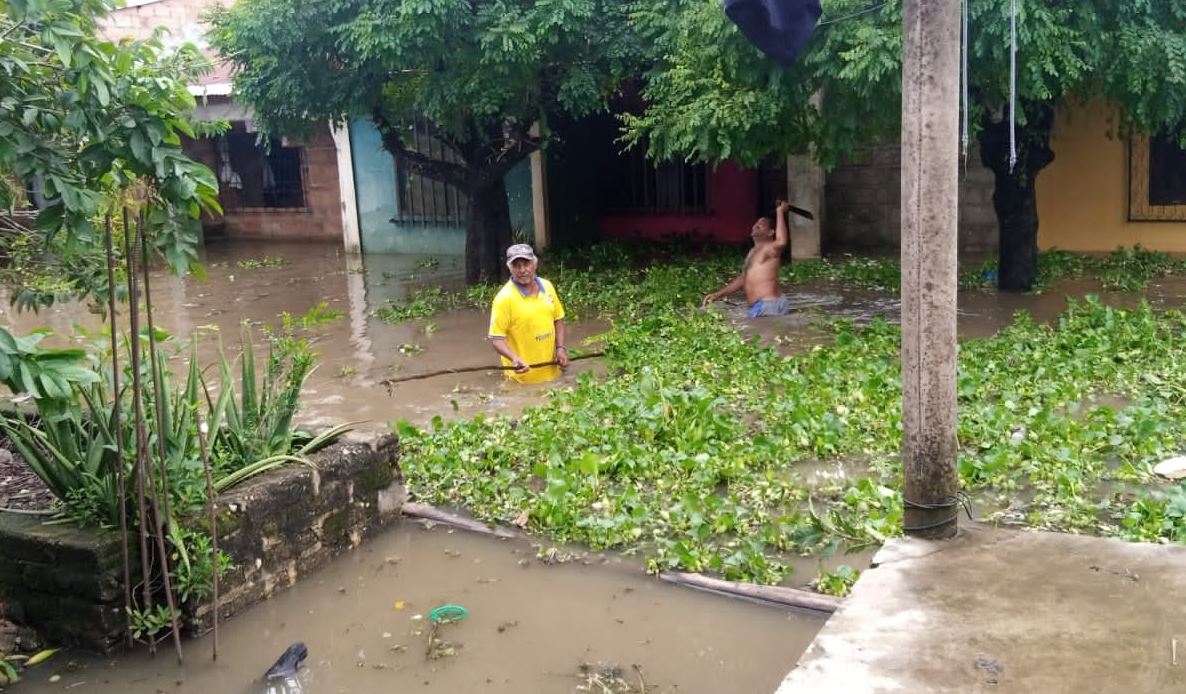 Photo of ¡Con el agua por la cintura! Ayapel presenta inundaciones en 5 barrios