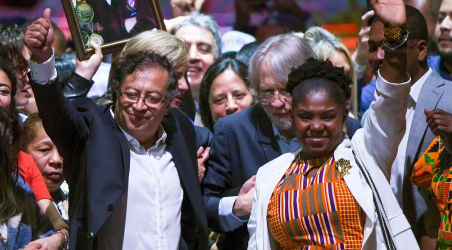 Photo of Comienza la transición al gobierno del presidente electo Gustavo Petro