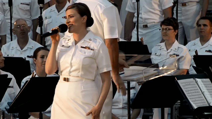 Photo of Banda naval de Estados Unidos interpretó ‘Ojos Así’ de Shakira