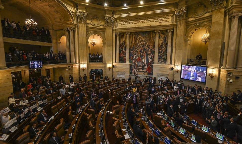 Photo of Partido Liberal y La U se retirarían del gobierno Petro para ser independientes