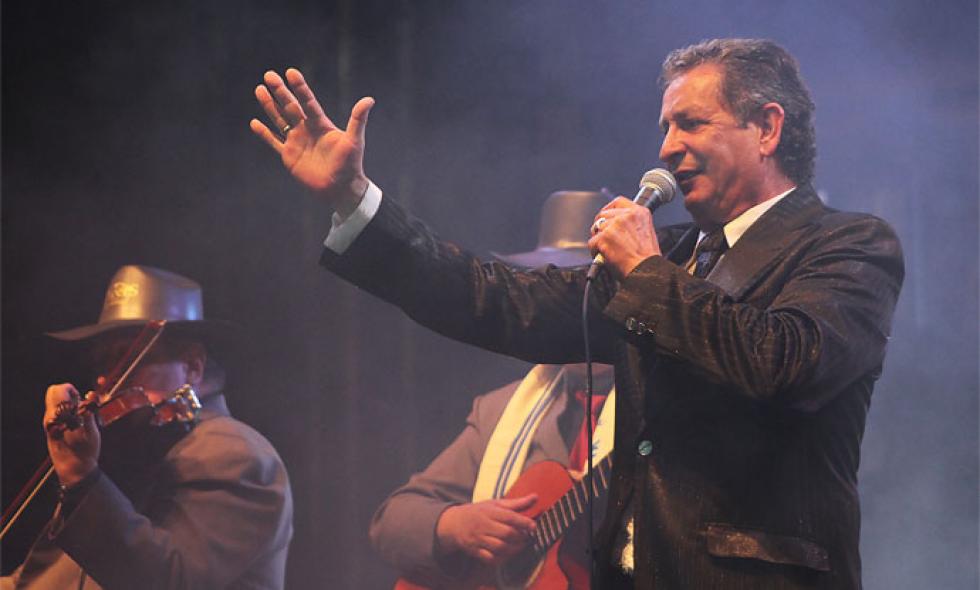 Photo of Falleció Darío Gómez, el rey del despecho