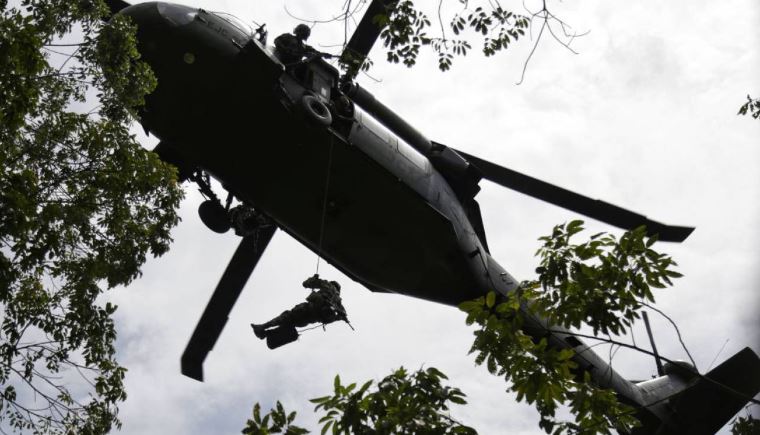 Photo of Mueren 8 presuntos disidentes FARC en bombardeo de Fuerzas Militares en Caquetá