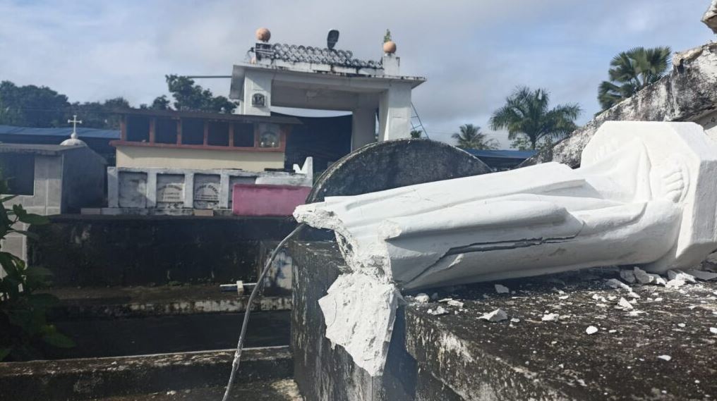 Photo of En el cementerio de Montelíbano vandalizaron una docena de imágenes religiosas