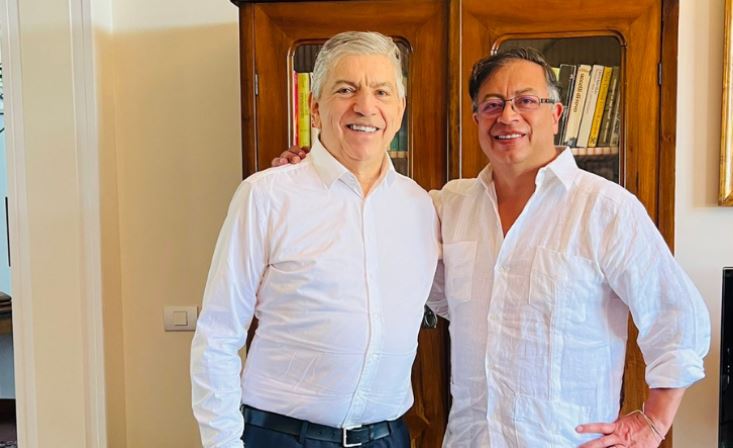 Photo of Avanza reunión entre Gustavo Petro y César Gaviria en Italia