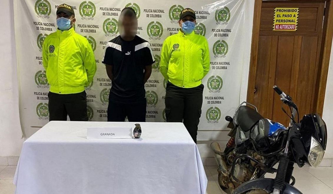 Photo of En Montelíbano capturan a un sujeto que portaba una granada