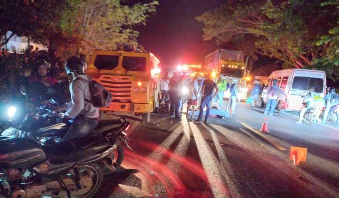 Photo of Otro fatal accidente en la vía Montería -Planeta Rica: Motociclista murió al chocar con camión de valores