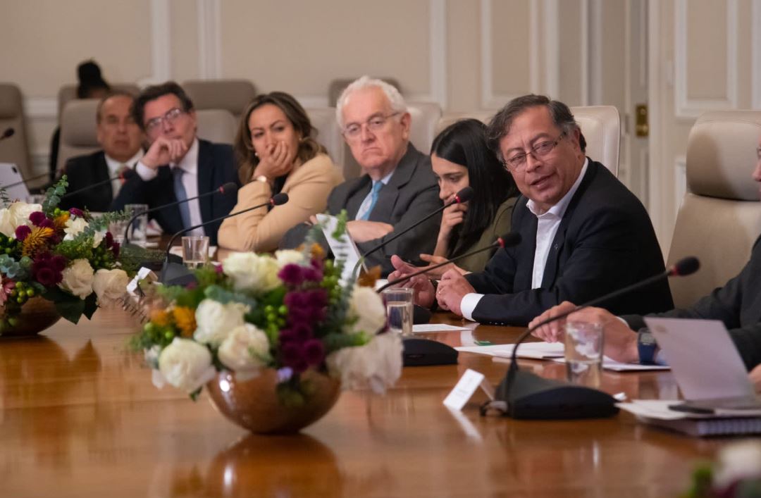 Photo of Petro ordena a sus ministros desmantelar todas las nóminas paralelas y gastos superfluos