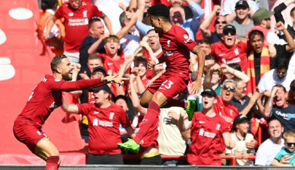 Photo of De cabeza no perdona: golazo de Luis Díaz ante el Bournemouth