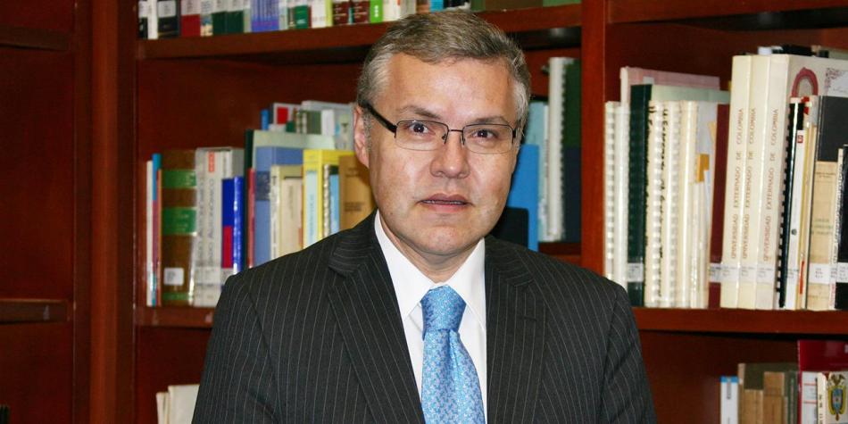 Photo of Mauricio Arroyave felicita a su esposo tras ser nombrado ministro de Justicia