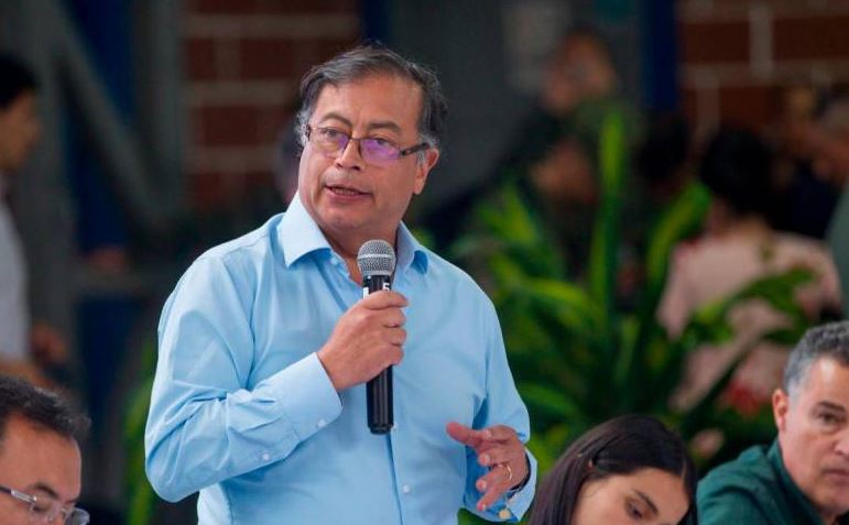 Photo of Presidente Petro plantea a grupos armados ilegales un cese al fuego multilateral