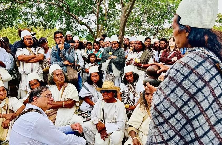 Photo of Petro realizó posesión ancestral con los Arhuacos en la Sierra Nevada de Santa Marta