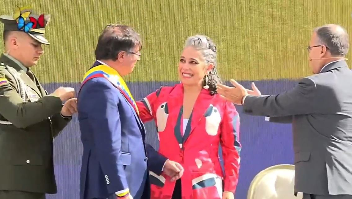 Photo of Gustavo Petro tomó juramento como Presidente de la República de Colombia
