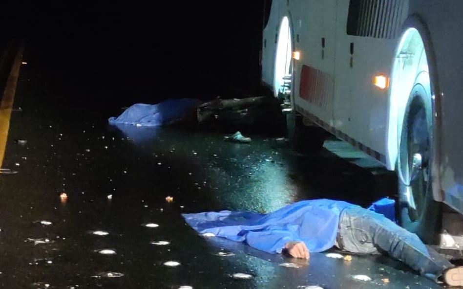Photo of Dos hombres murieron atropellados por un bus entre Buenavista y La Apartada