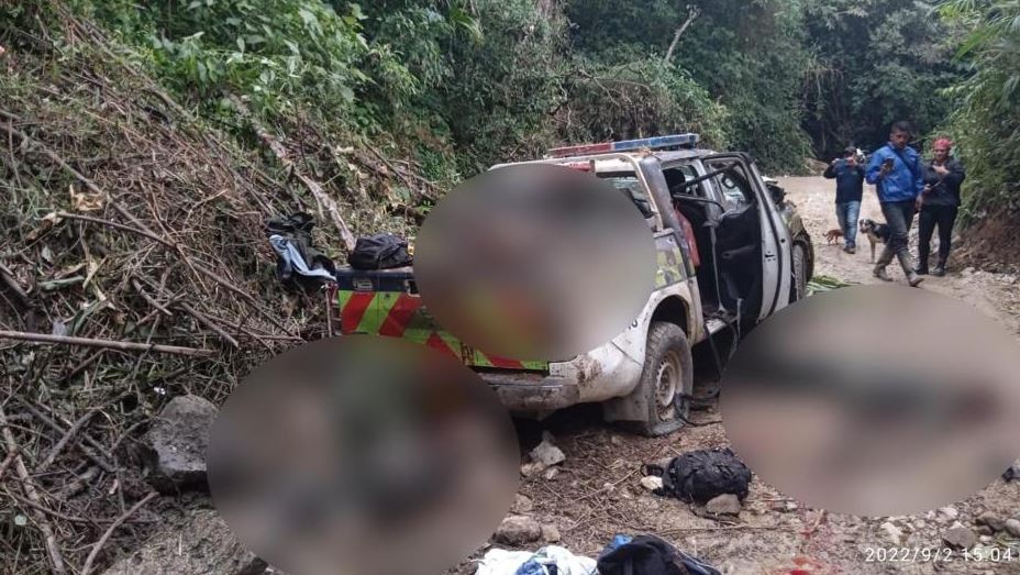 Photo of Con ráfagas de fusil y explosivos matan a ocho policías en Neiva