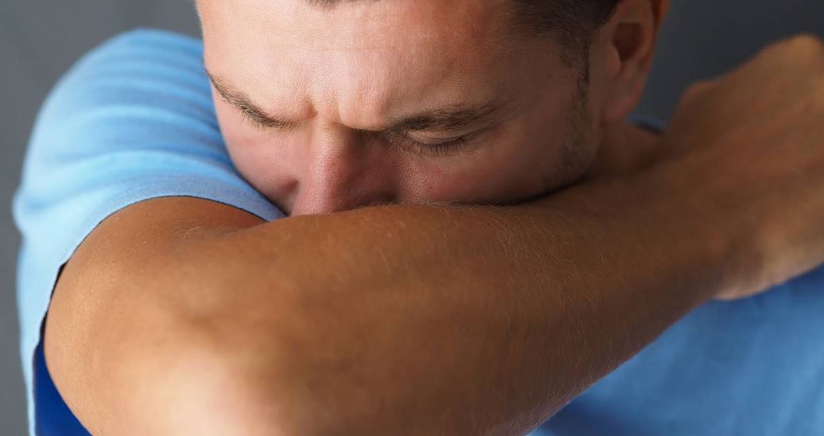 Photo of ¿Qué riesgos tiene aguantarse un estornudo?