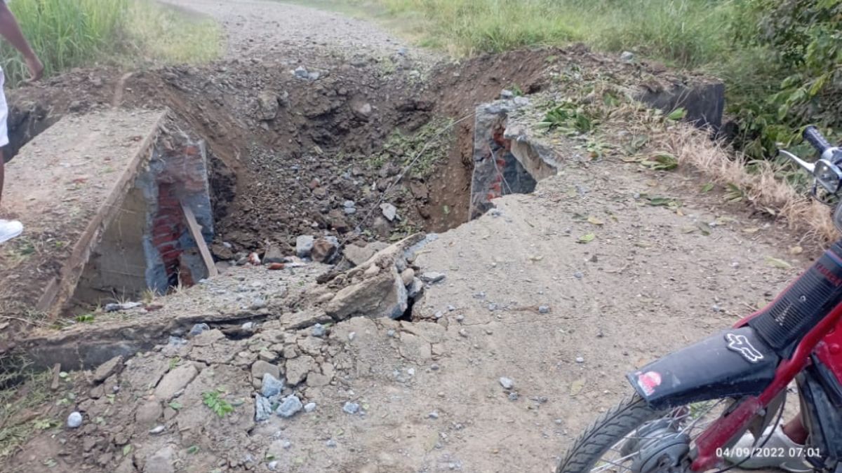 Photo of Denuncian que indígenas estarían actuando como grupo armado en el Cauca. Derribaron con explosivos un puente
