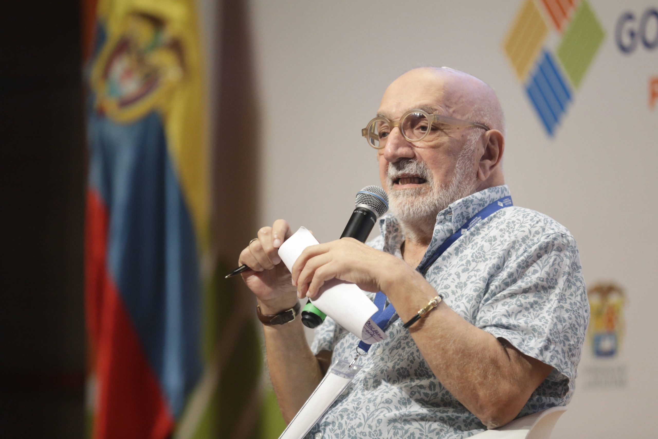 Photo of Periodista Juan Gossaín se encuentra internado en una clínica de Cartagena